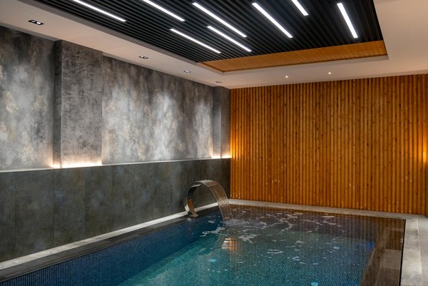 Rénover Votre Parquet avec Éclat : Le Guide Essentiel pour une Peinture Parfaite